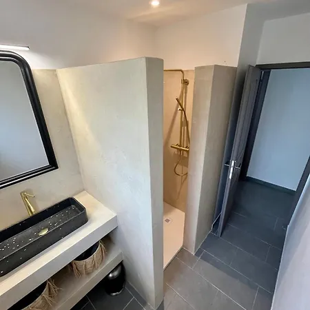 Maison Charmante A + Piscine Сasa de vacaciones *