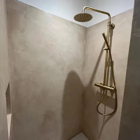 Maison Charmante A + Piscine 펜션 기소나키아